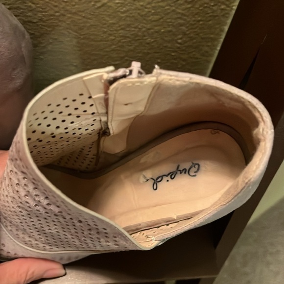 Booties - Picture 4 of 5